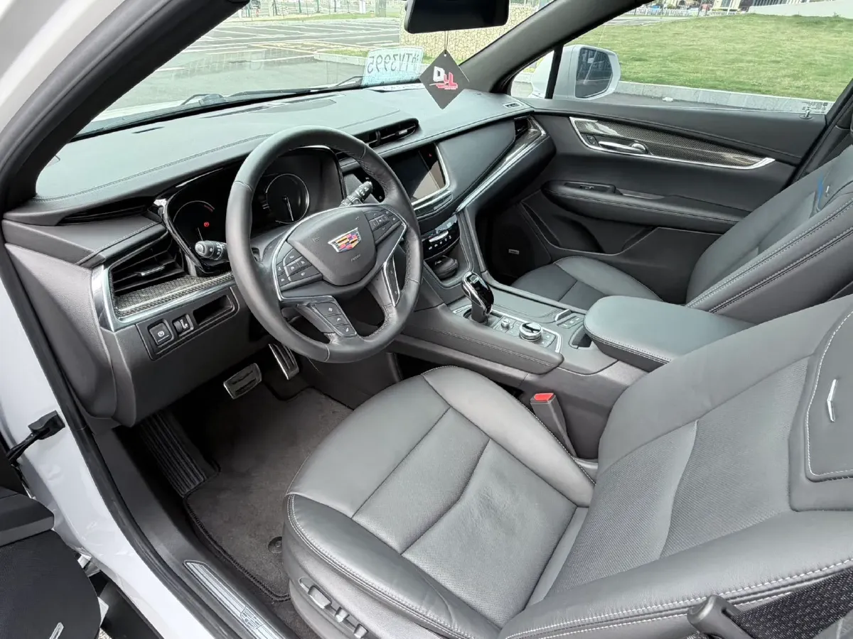 2022 Cadillac XT5 2.0T 237HP L4 9AT,autocango,china used car exporter,china ev exporter,chinese used car exporter,chinese used ev exporter