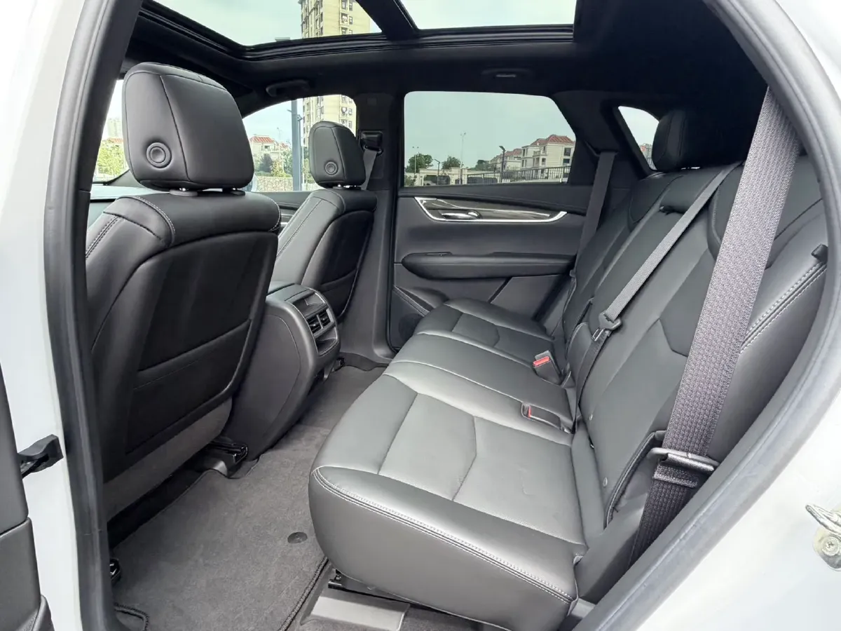 2022 Cadillac XT5 2.0T 237HP L4 9AT,autocango,china used car exporter,china ev exporter,chinese used car exporter,chinese used ev exporter