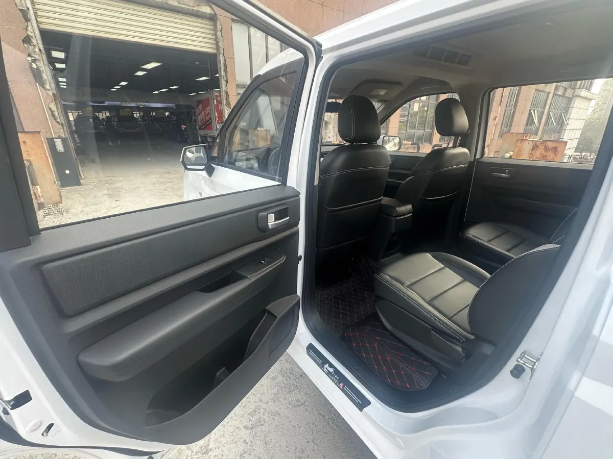 2019 WuLing HongGuang Plus 1.5T 147HP L4 6MT,autocango,china used car exporter,china ev exporter,chinese used car exporter,chinese used ev exporter