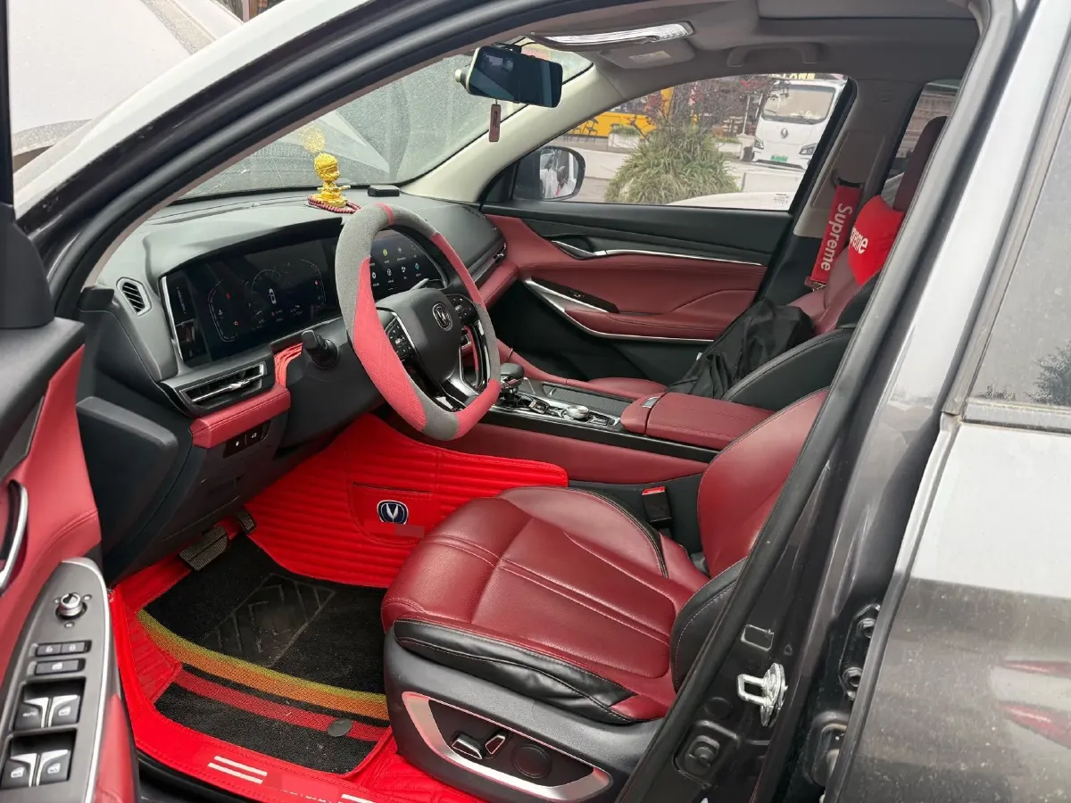 2021 ChangAn CS75 Plus 2.0T 233HP L4 8AT,autocango,china used car exporter,china ev exporter,chinese used car exporter,chinese used ev exporter