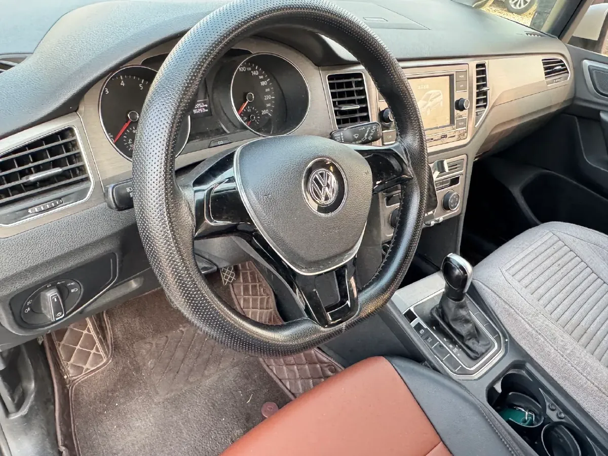 2018 Volkswagen Golf Sportsvan 1.6L 110HP L4 6AT,autocango,china used car exporter,china ev exporter,chinese used car exporter,chinese used ev exporter