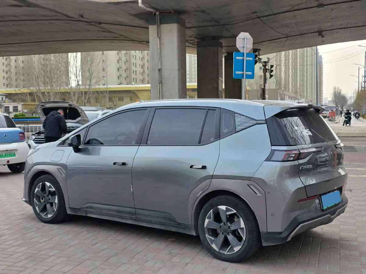 2022 Geely Okavango 1.8T 184HP L4 7DCT,autocango,china used car exporter,china ev exporter,chinese used car exporter,chinese used ev exporter