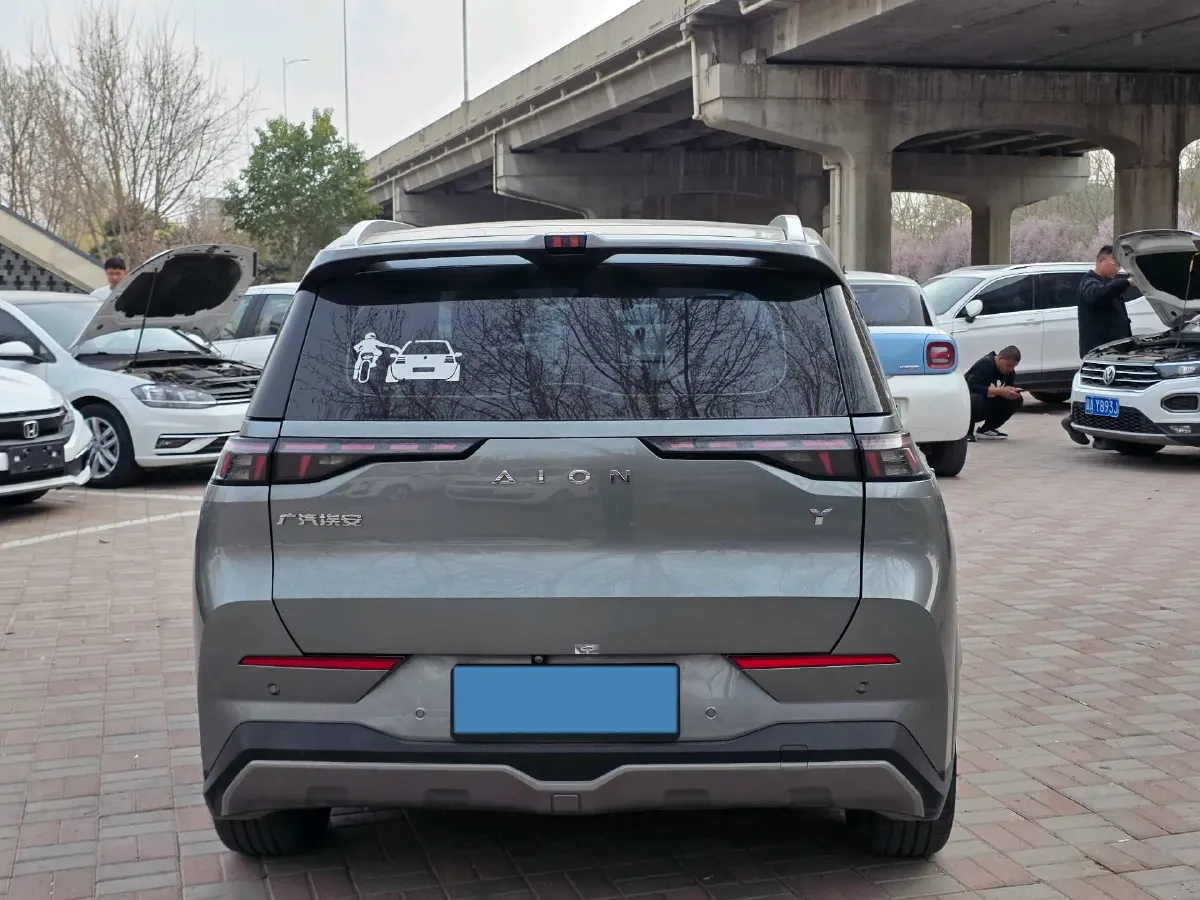 2022 Geely Okavango 1.8T 184HP L4 7DCT,autocango,china used car exporter,china ev exporter,chinese used car exporter,chinese used ev exporter