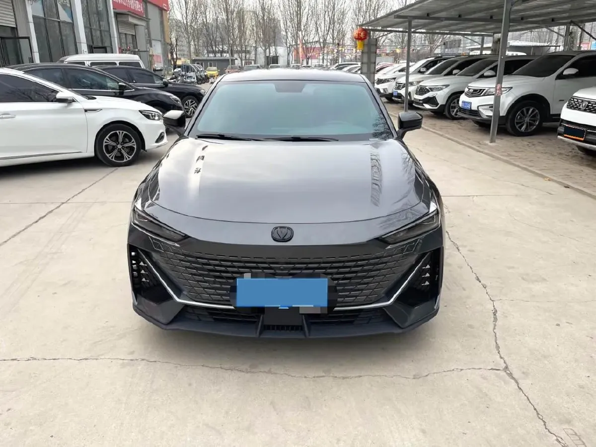 2022 ChangAn UNI-V 1.5T 188HP L4 7DCT,autocango,china used car exporter,china ev exporter,chinese used car exporter,chinese used ev exporter
