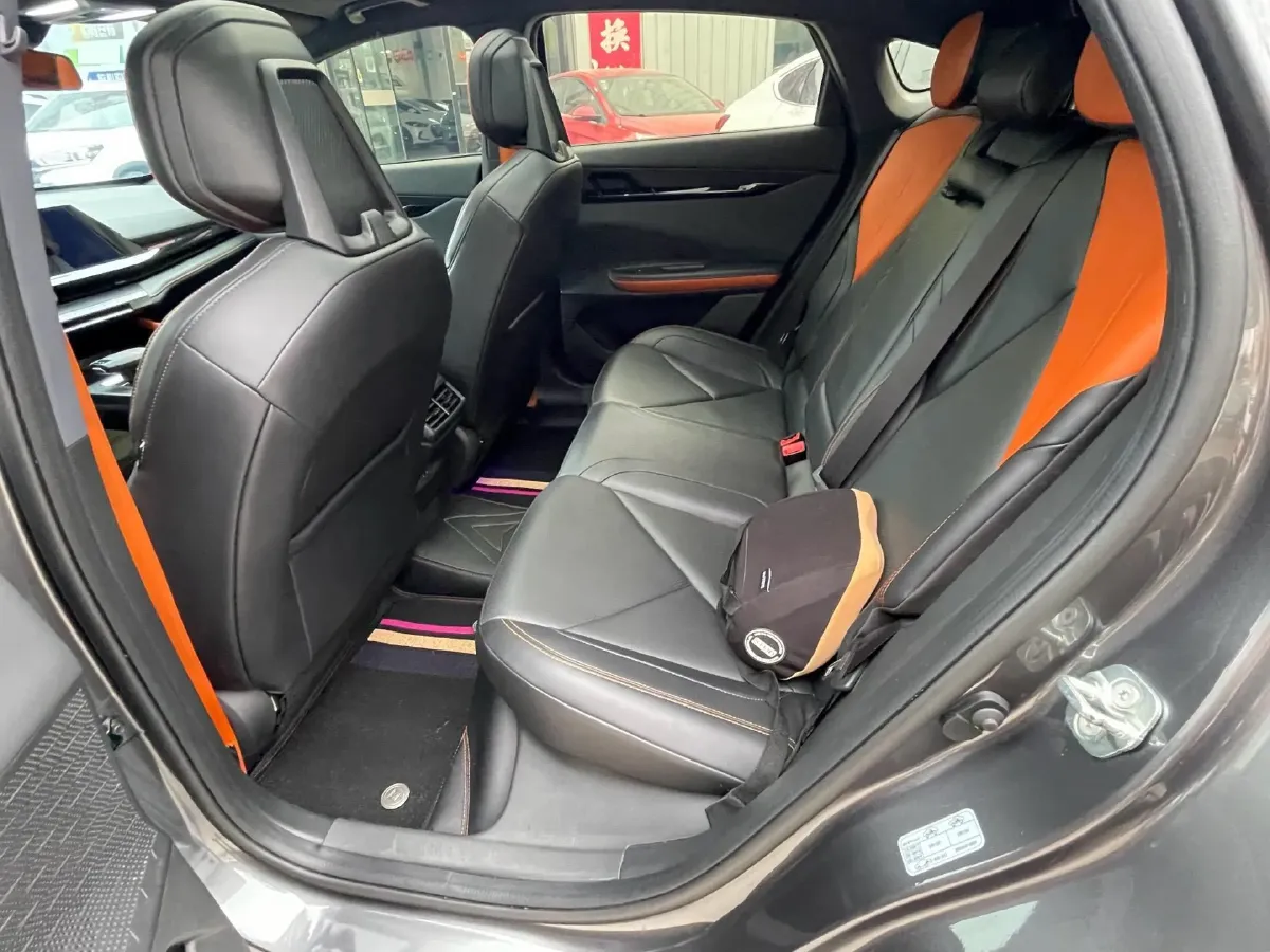 2022 ChangAn UNI-V 1.5T 188HP L4 7DCT,autocango,china used car exporter,china ev exporter,chinese used car exporter,chinese used ev exporter