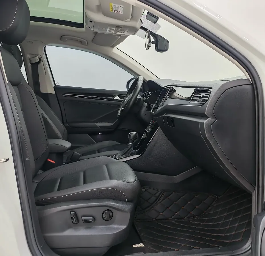 2022 Volkswagen T-Roc 1.4T 150HP L4 7DCT,autocango,china used car exporter,china ev exporter,chinese used car exporter,chinese used ev exporter