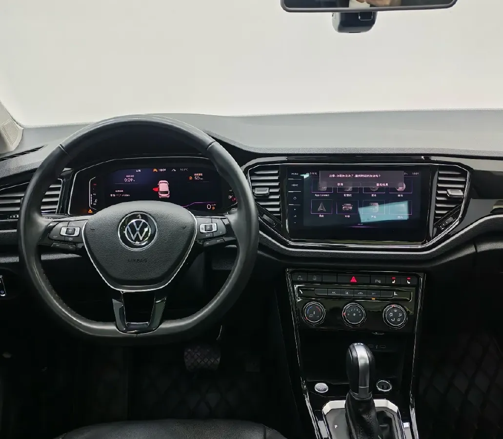 2022 Volkswagen T-Roc 1.4T 150HP L4 7DCT,autocango,china used car exporter,china ev exporter,chinese used car exporter,chinese used ev exporter