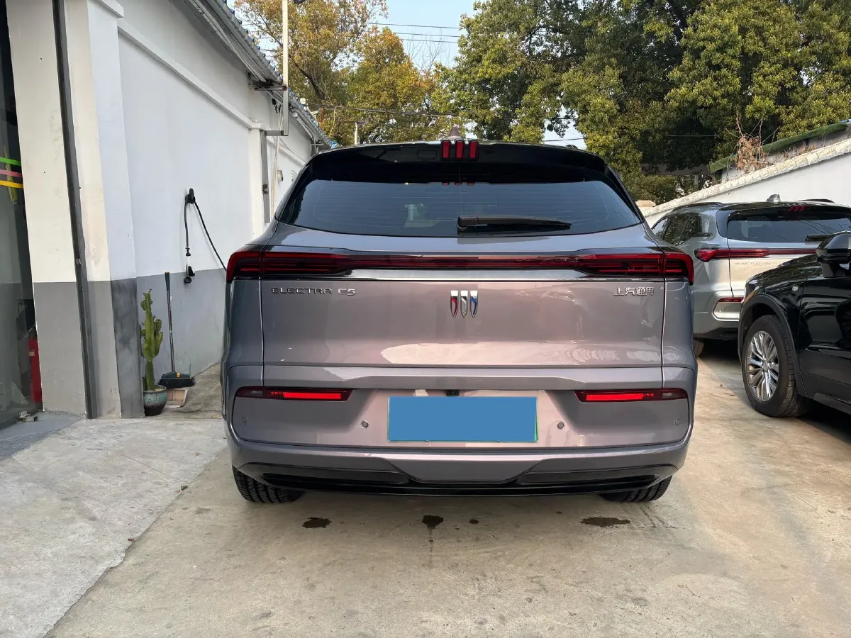 2023 Buick Larcosse 2.0T 237HP L4 9AT,autocango,china used car exporter,china ev exporter,chinese used car exporter,chinese used ev exporter