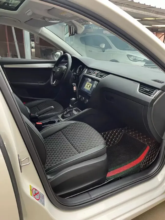 2020 Skoda Octavia 1.5L 113HP L4 6AT,autocango,china used car exporter,china ev exporter,chinese used car exporter,chinese used ev exporter