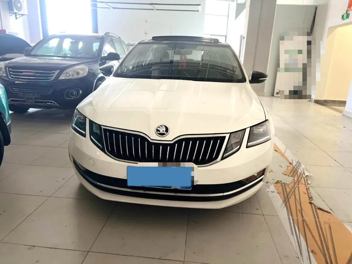 2019 Skoda Octavia 1.4T 150HP L4 7DCT,autocango,china used car exporter,china ev exporter,chinese used car exporter,chinese used ev exporter