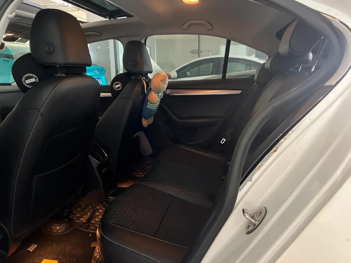 2019 Skoda Octavia 1.4T 150HP L4 7DCT,autocango,china used car exporter,china ev exporter,chinese used car exporter,chinese used ev exporter