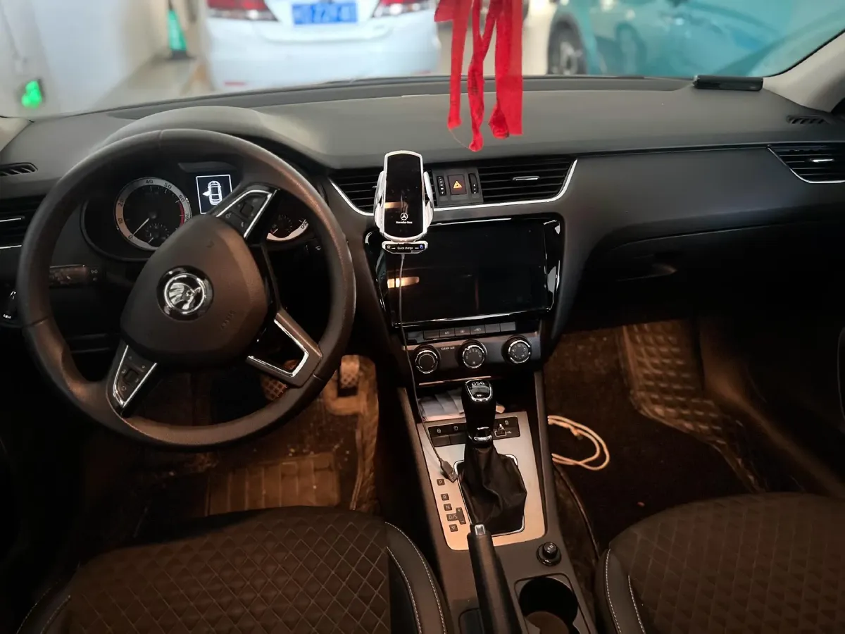 2019 Skoda Octavia 1.4T 150HP L4 7DCT,autocango,china used car exporter,china ev exporter,chinese used car exporter,chinese used ev exporter