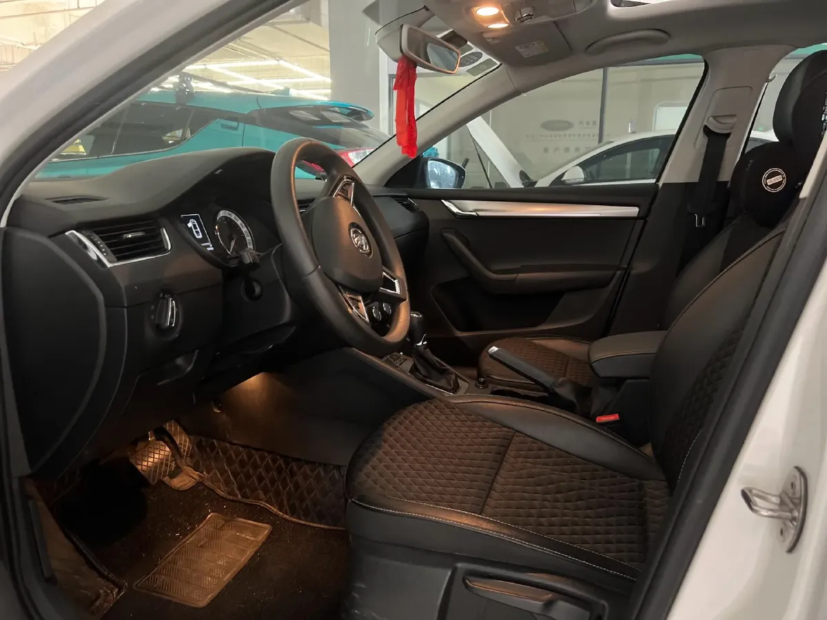 2019 Skoda Octavia 1.4T 150HP L4 7DCT,autocango,china used car exporter,china ev exporter,chinese used car exporter,chinese used ev exporter