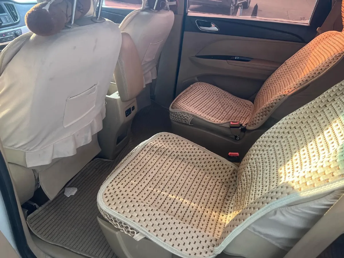 2016 BaoJun 730 1.5L 112HP L4 5MT,autocango,china used car exporter,china ev exporter,chinese used car exporter,chinese used ev exporter