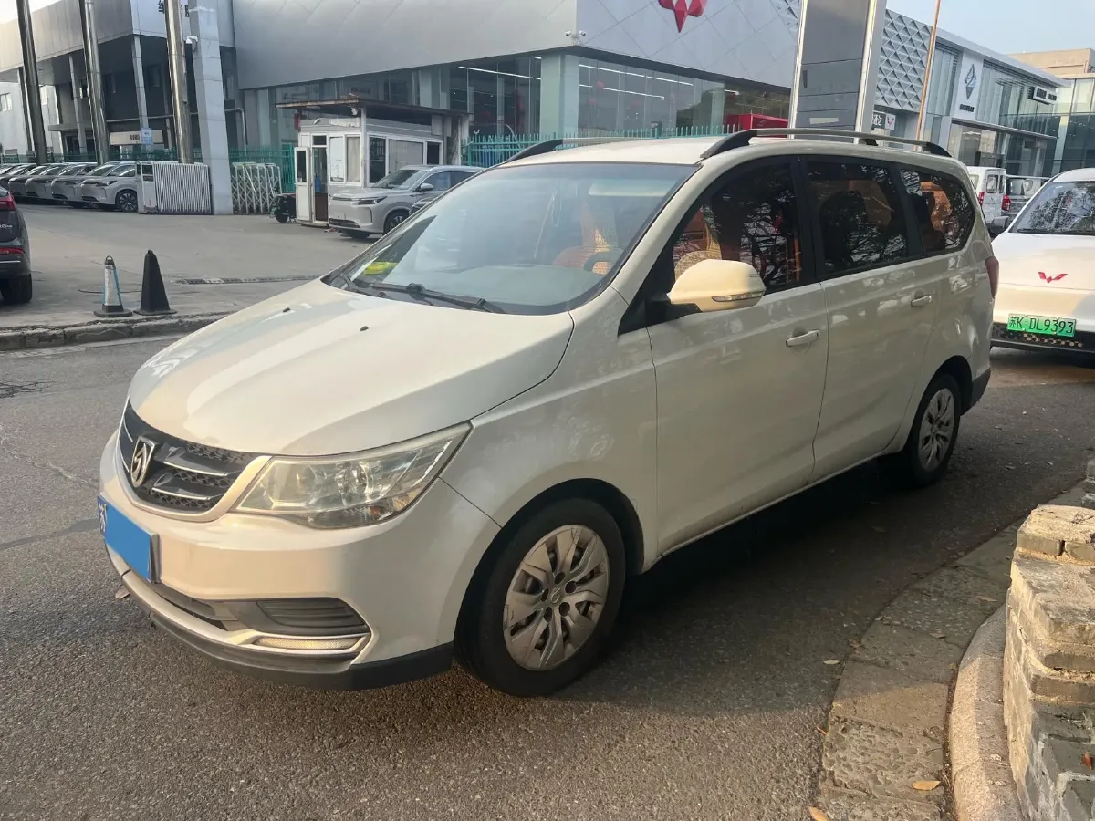 2016 BaoJun 730 1.5L 112HP L4 5MT,autocango,china used car exporter,china ev exporter,chinese used car exporter,chinese used ev exporter