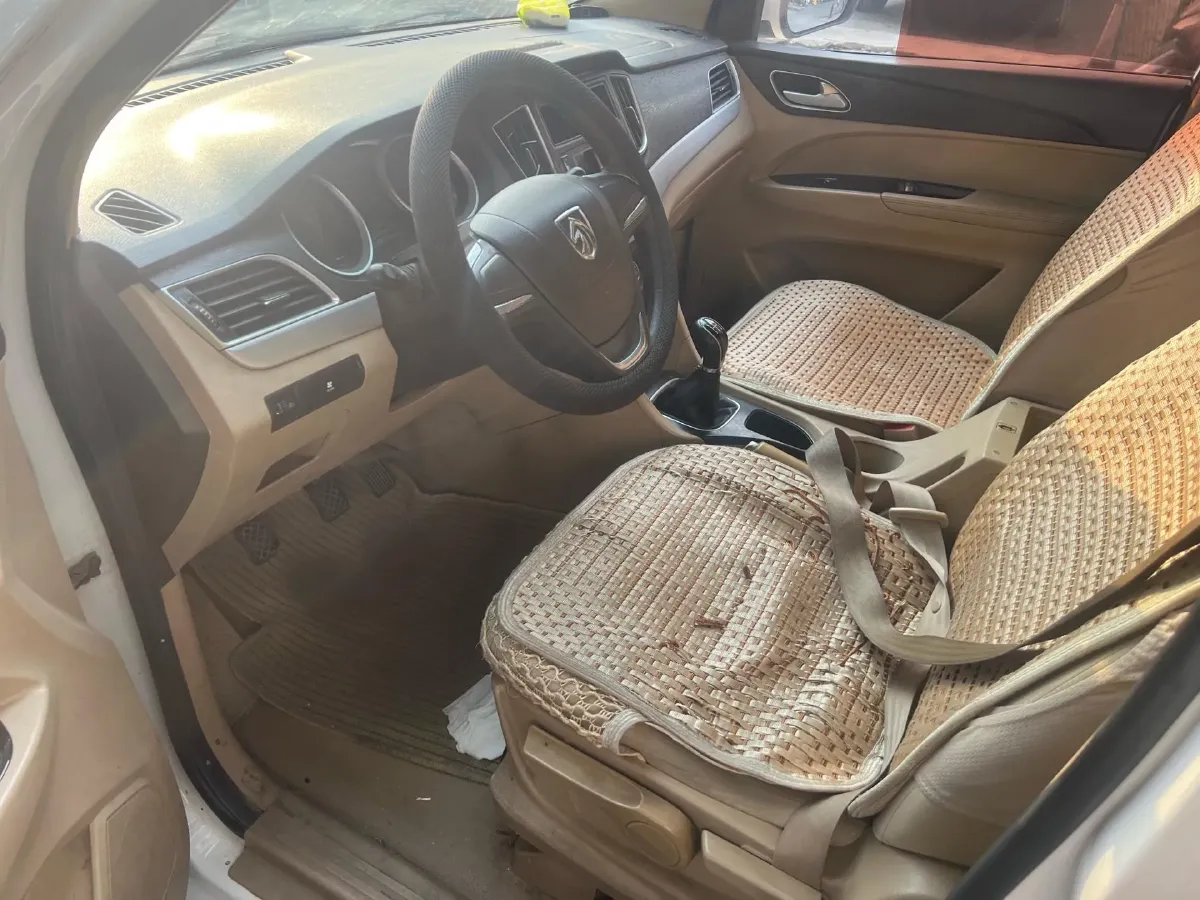 2016 BaoJun 730 1.5L 112HP L4 5MT,autocango,china used car exporter,china ev exporter,chinese used car exporter,chinese used ev exporter