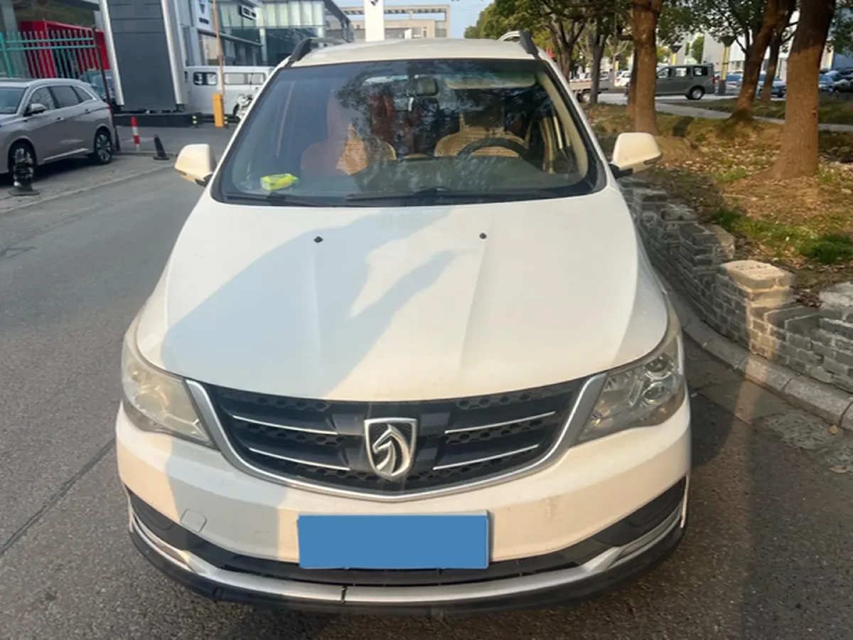 2016 BaoJun 730 1.5L 112HP L4 5MT,autocango,china used car exporter,china ev exporter,chinese used car exporter,chinese used ev exporter
