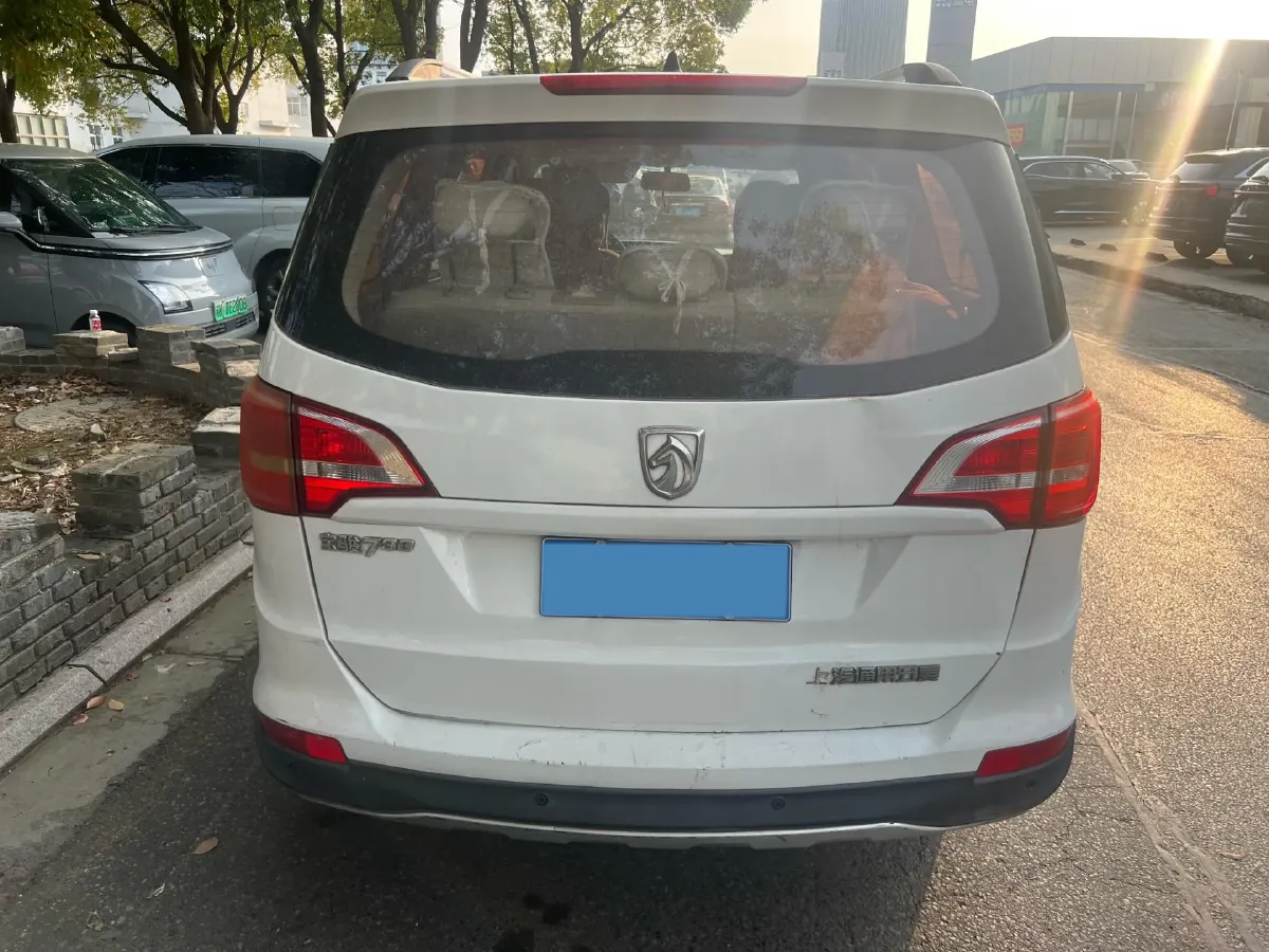 2016 BaoJun 730 1.5L 112HP L4 5MT,autocango,china used car exporter,china ev exporter,chinese used car exporter,chinese used ev exporter