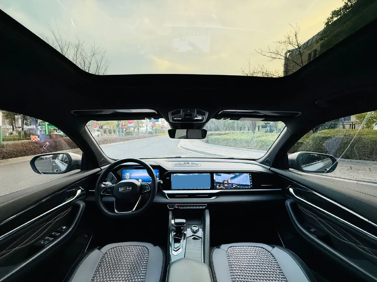 2024 Geely Monjaro 2.0T 218HP L4 7DCT,autocango,china used car exporter,china ev exporter,chinese used car exporter,chinese used ev exporter