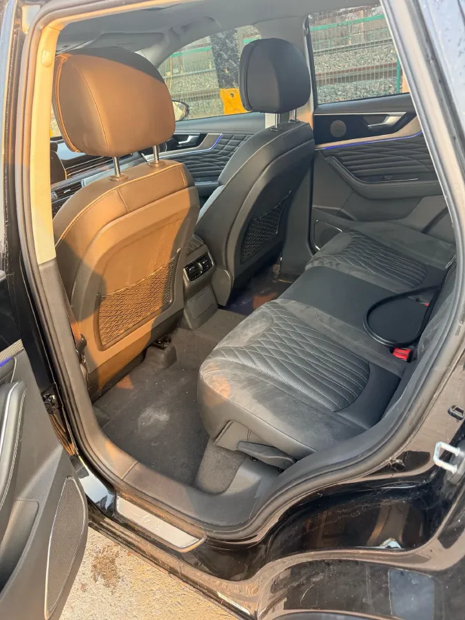 2022 HongQi HS5 2.0T 224HP L4 6AT,autocango,china used car exporter,china ev exporter,chinese used car exporter,chinese used ev exporter