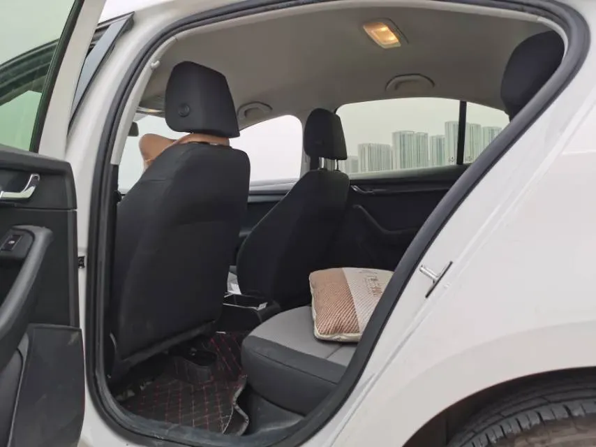 2017 Skoda Octavia 1.6L 110HP L4 6AT,autocango,china used car exporter,china ev exporter,chinese used car exporter,chinese used ev exporter