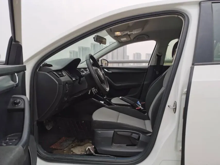 2017 Skoda Octavia 1.6L 110HP L4 6AT,autocango,china used car exporter,china ev exporter,chinese used car exporter,chinese used ev exporter