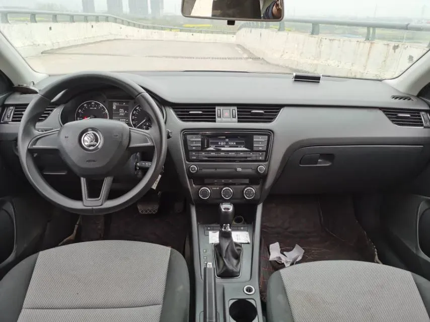 2017 Skoda Octavia 1.6L 110HP L4 6AT,autocango,china used car exporter,china ev exporter,chinese used car exporter,chinese used ev exporter