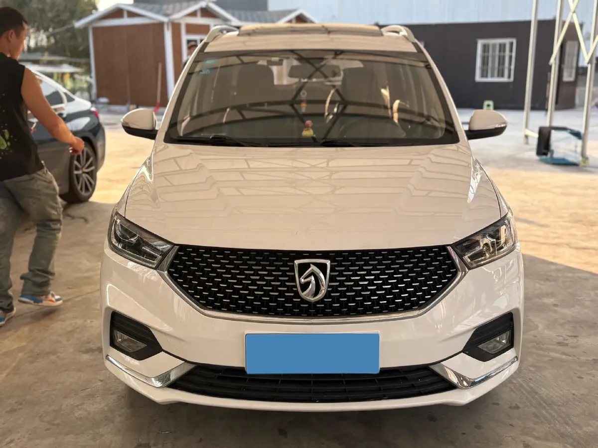 2019 BaoJun 360 1.5L 105HP L4 CVT,autocango,china used car exporter,china ev exporter,chinese used car exporter,chinese used ev exporter