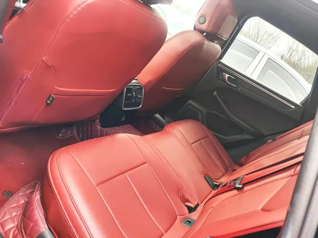 2018 Porsche Macan 2.0T 252HP L4 7DCT,autocango,china used car exporter,china ev exporter,chinese used car exporter,chinese used ev exporter