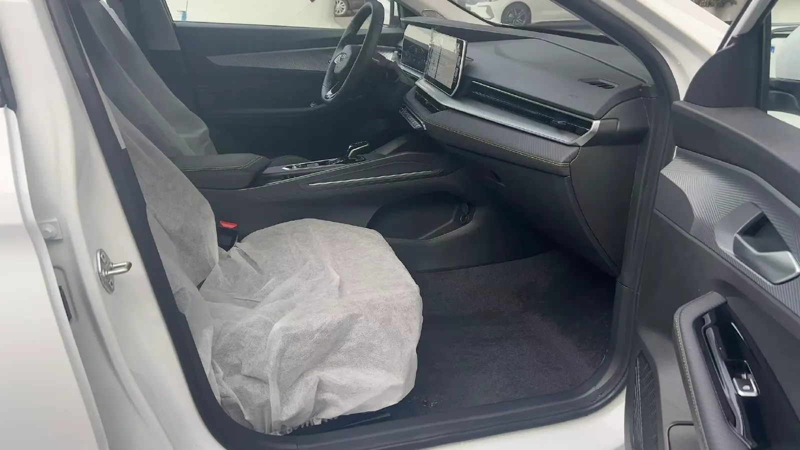 2024 Geely Binray 1.5T 181HP L4 7DCT,autocango,china used car exporter,china ev exporter,chinese used car exporter,chinese used ev exporter