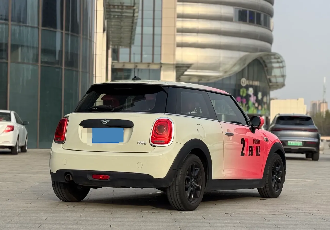 2021 MINI MINI 1.5T 102HP L3 7DCT,autocango,china used car exporter,china ev exporter,chinese used car exporter,chinese used ev exporter