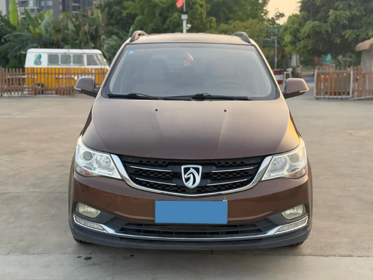 2017 BaoJun 730 1.5T 150HP L4 6MT,autocango,china used car exporter,china ev exporter,chinese used car exporter,chinese used ev exporter