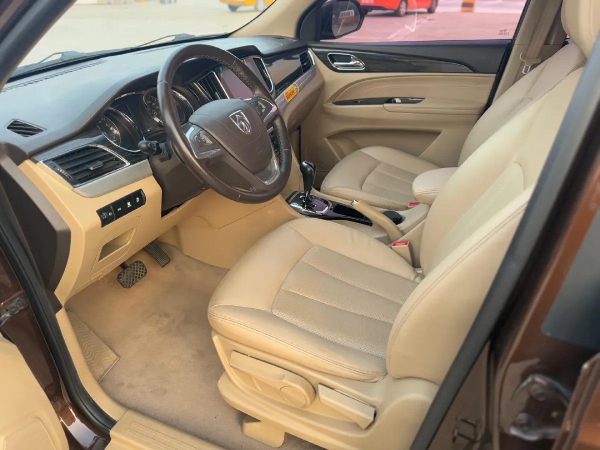 2017 BaoJun 730 1.5T 150HP L4 6MT,autocango,china used car exporter,china ev exporter,chinese used car exporter,chinese used ev exporter