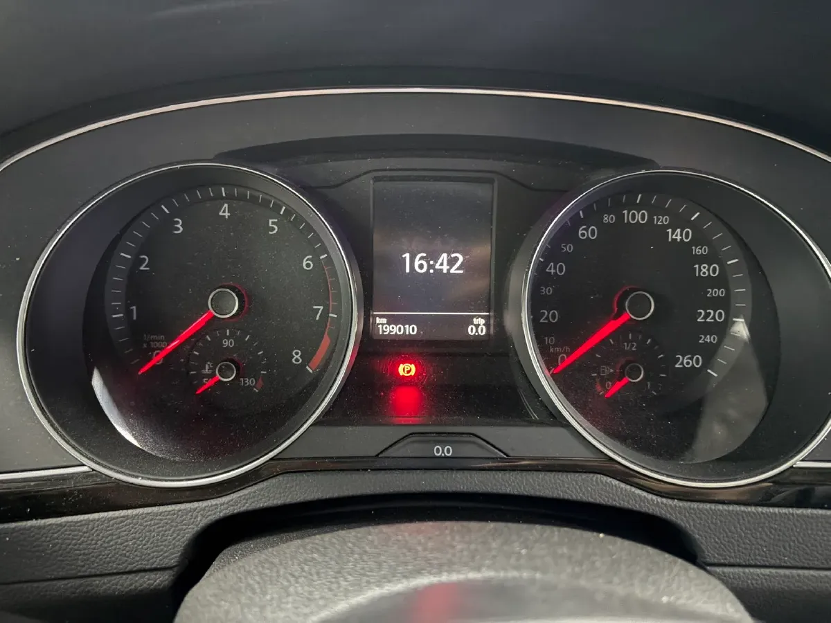 2017 Volkswagen Magotan 1.8T 180HP L4 7DCT,autocango,china used car exporter,china ev exporter,chinese used car exporter,chinese used ev exporter