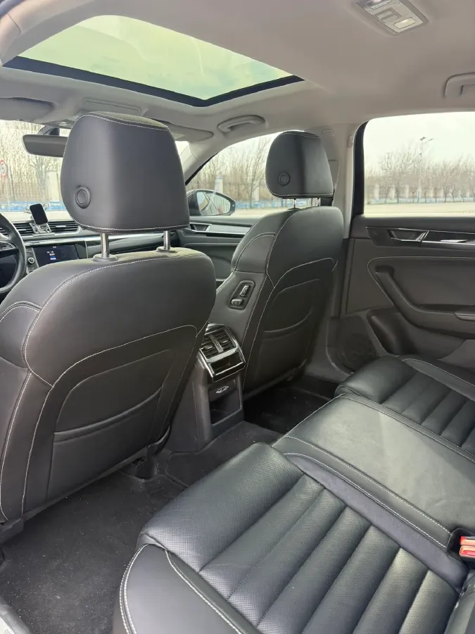 2019 Skoda Superb 2.0T 186HP L4 7DCT,autocango,china used car exporter,china ev exporter,chinese used car exporter,chinese used ev exporter