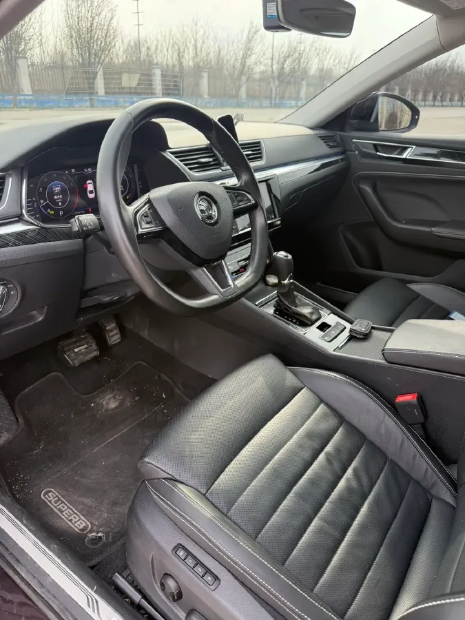 2019 Skoda Superb 2.0T 186HP L4 7DCT,autocango,china used car exporter,china ev exporter,chinese used car exporter,chinese used ev exporter