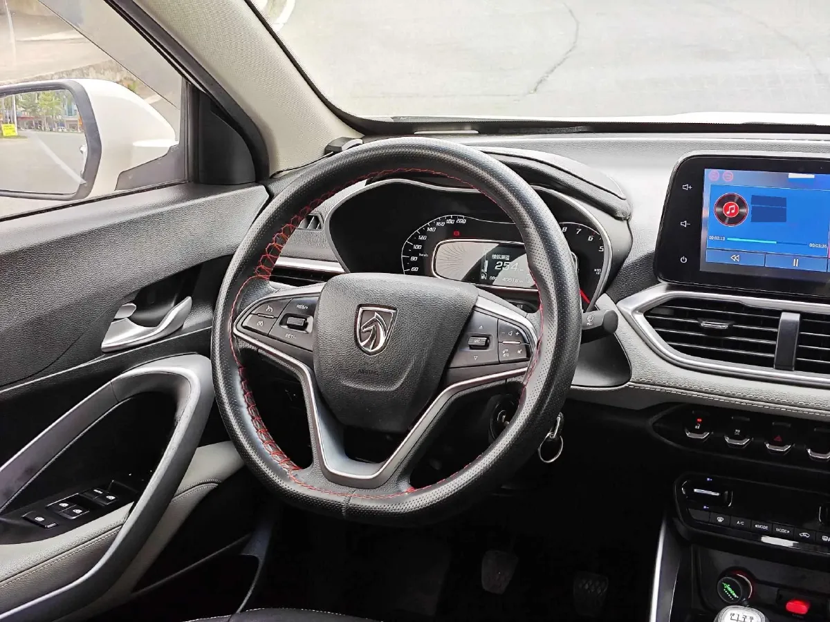 2017 BaoJun 510 1.5L 112HP L4 6MT,autocango,china used car exporter,china ev exporter,chinese used car exporter,chinese used ev exporter