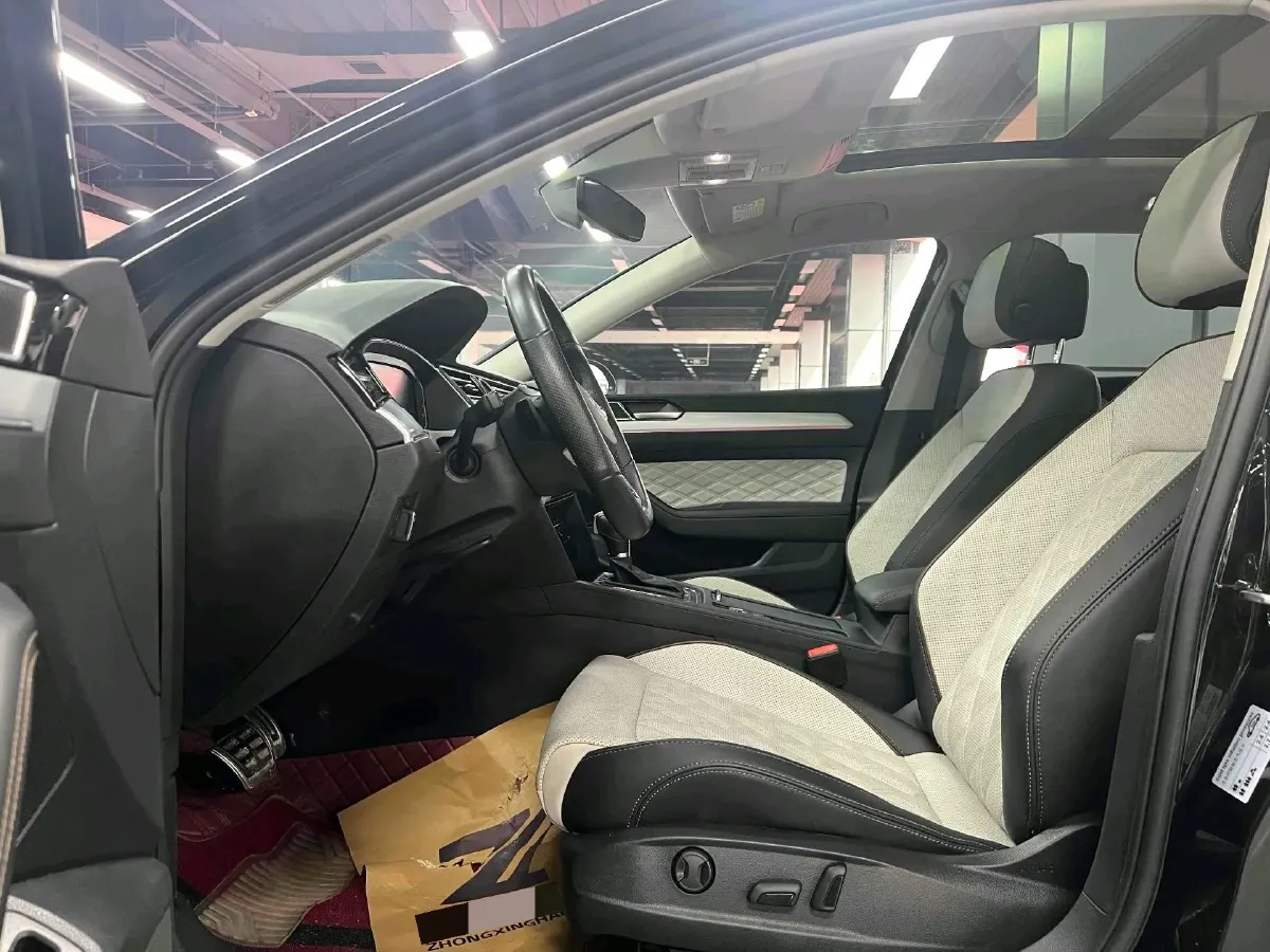 2023 Volkswagen Magotan 2.0T 186HP L4 7DCT,autocango,china used car exporter,china ev exporter,chinese used car exporter,chinese used ev exporter