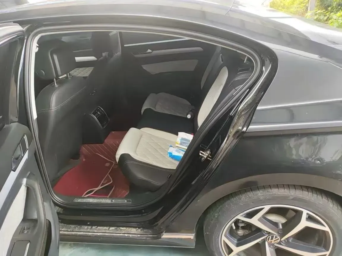 2023 Volkswagen Magotan 2.0T 186HP L4 7DCT,autocango,china used car exporter,china ev exporter,chinese used car exporter,chinese used ev exporter