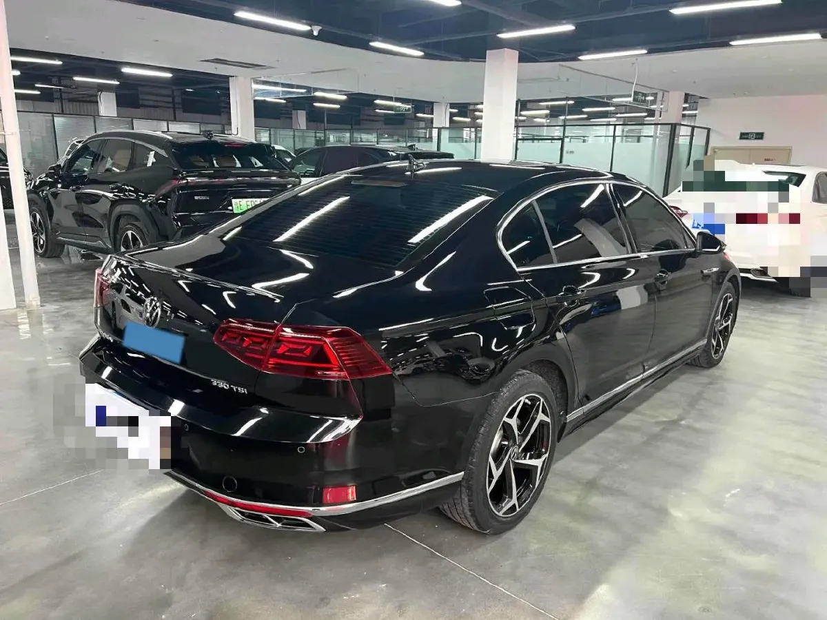 2023 Volkswagen Magotan 2.0T 186HP L4 7DCT,autocango,china used car exporter,china ev exporter,chinese used car exporter,chinese used ev exporter