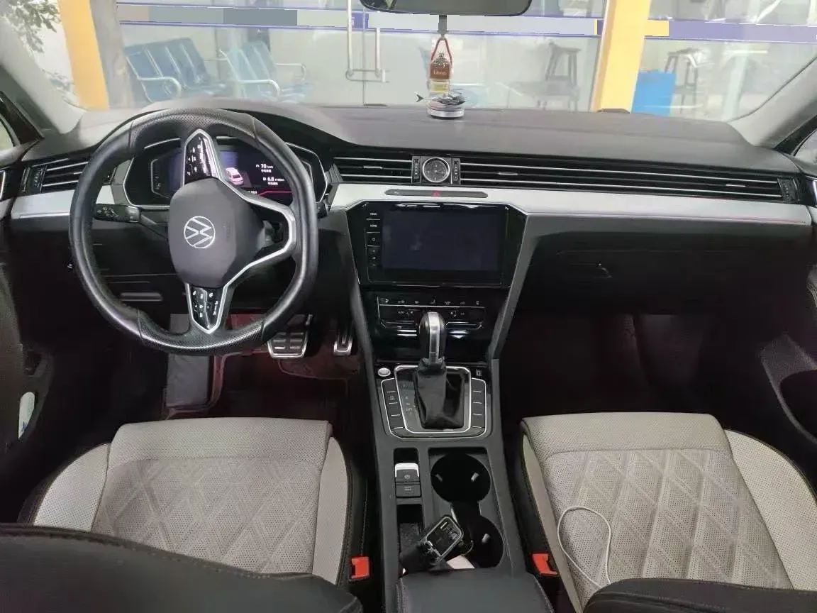 2023 Volkswagen Magotan 2.0T 186HP L4 7DCT,autocango,china used car exporter,china ev exporter,chinese used car exporter,chinese used ev exporter