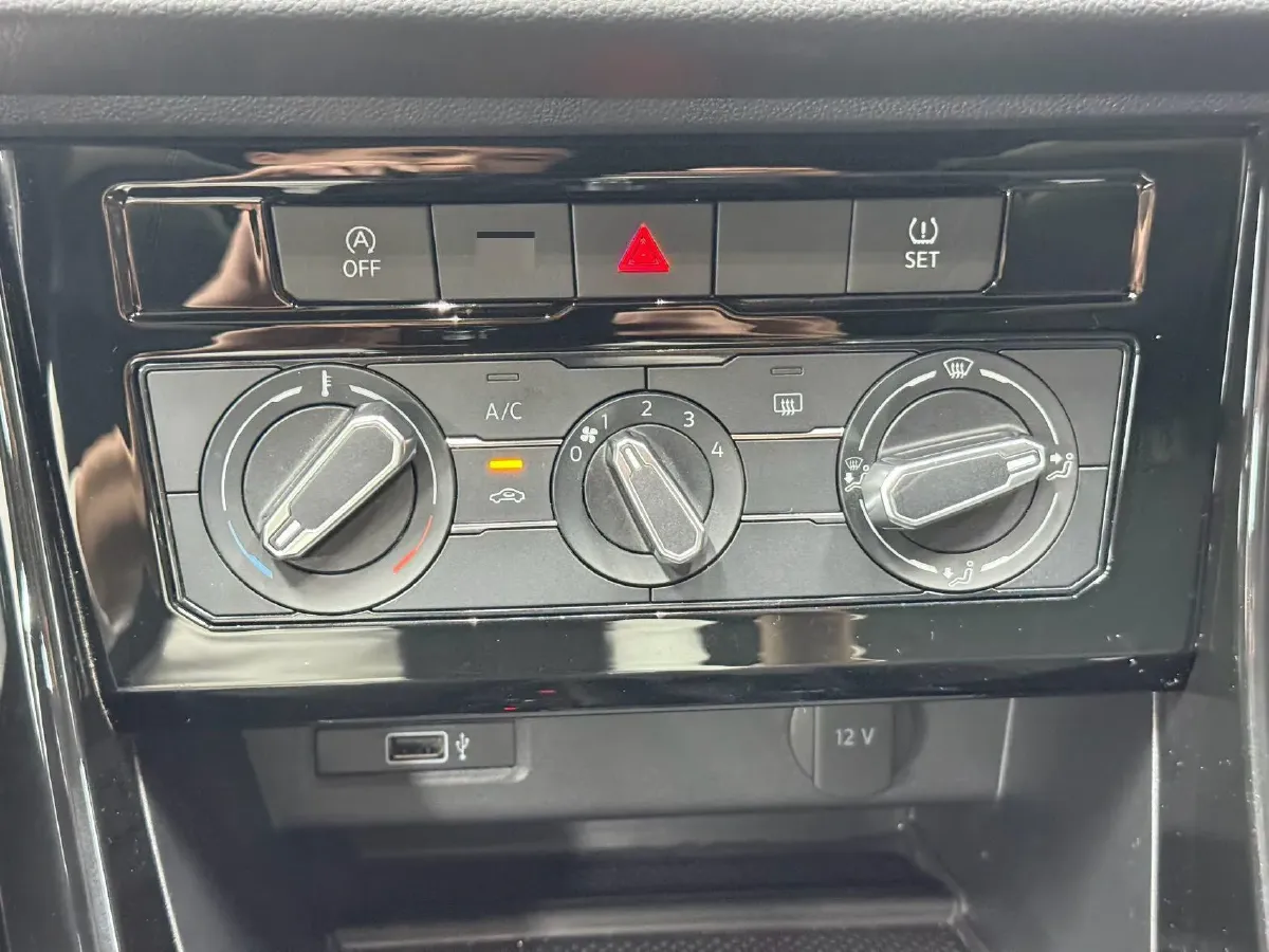 2021 Jetta VS7 1.4T 150HP L4 6AT,autocango,china used car exporter,china ev exporter,chinese used car exporter,chinese used ev exporter