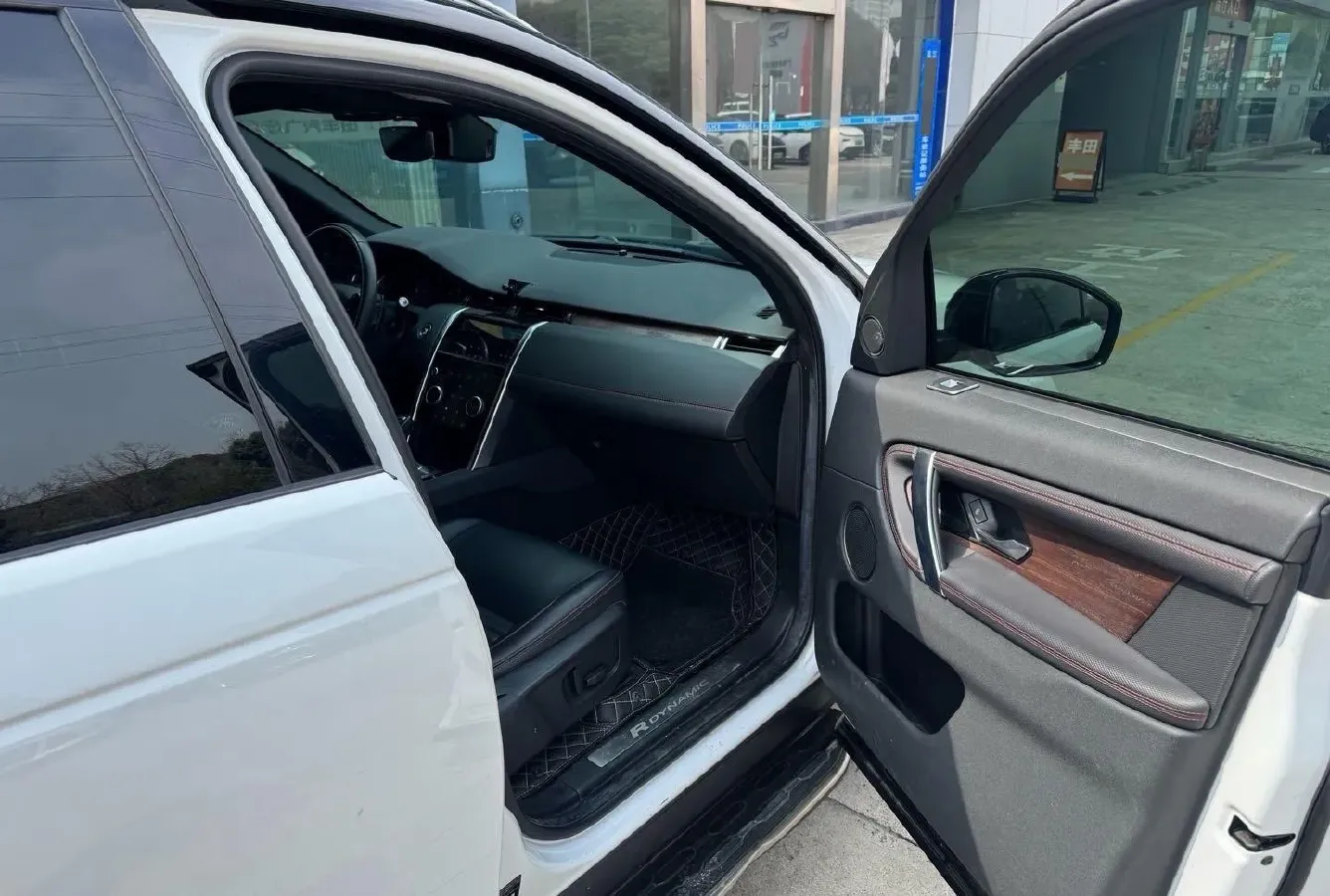 2020 Land Rover Discovery Sport 2.0T 249HP L4 9AT,autocango,china used car exporter,china ev exporter,chinese used car exporter,chinese used ev exporter