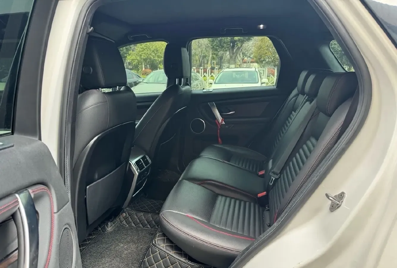 2020 Land Rover Discovery Sport 2.0T 249HP L4 9AT,autocango,china used car exporter,china ev exporter,chinese used car exporter,chinese used ev exporter