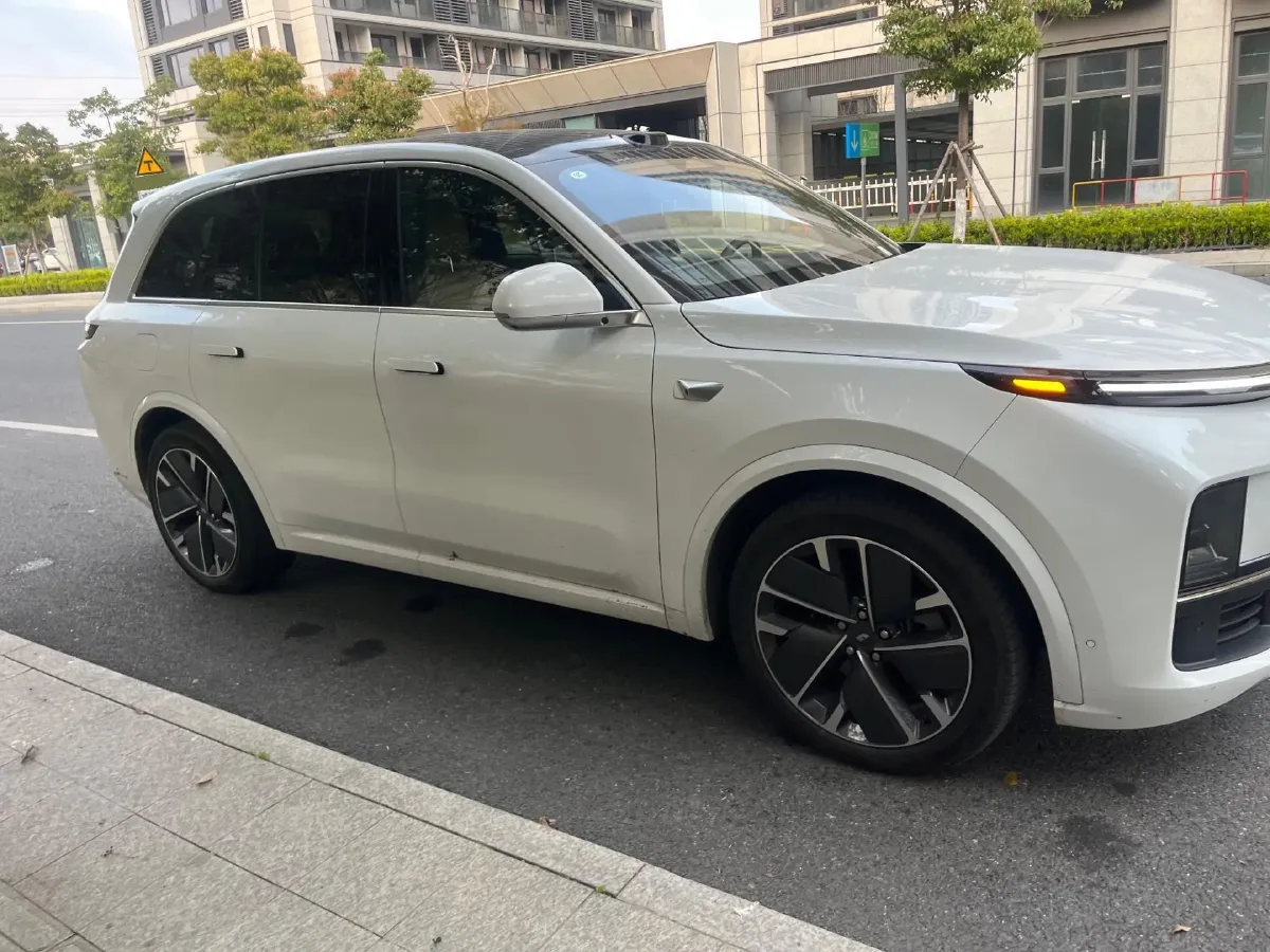 2025 Li L8 Range Extended 154HP REEV,autocango,china used car exporter,china ev exporter,chinese used car exporter,chinese used ev exporter
