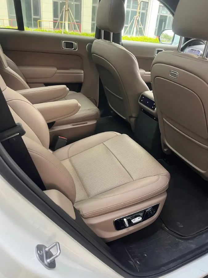 2025 Li L8 Range Extended 154HP REEV,autocango,china used car exporter,china ev exporter,chinese used car exporter,chinese used ev exporter