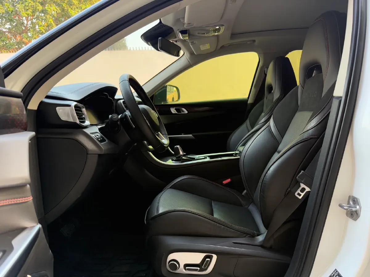 2019 LYNK&CO 01 2.0T 190HP L4 7DCT,autocango,china used car exporter,china ev exporter,chinese used car exporter,chinese used ev exporter