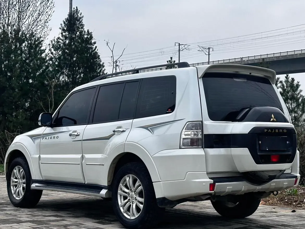2018 Mitsubishi Pajero 3.0L 174HP V6 5AT,autocango,china used car exporter,china ev exporter,chinese used car exporter,chinese used ev exporter
