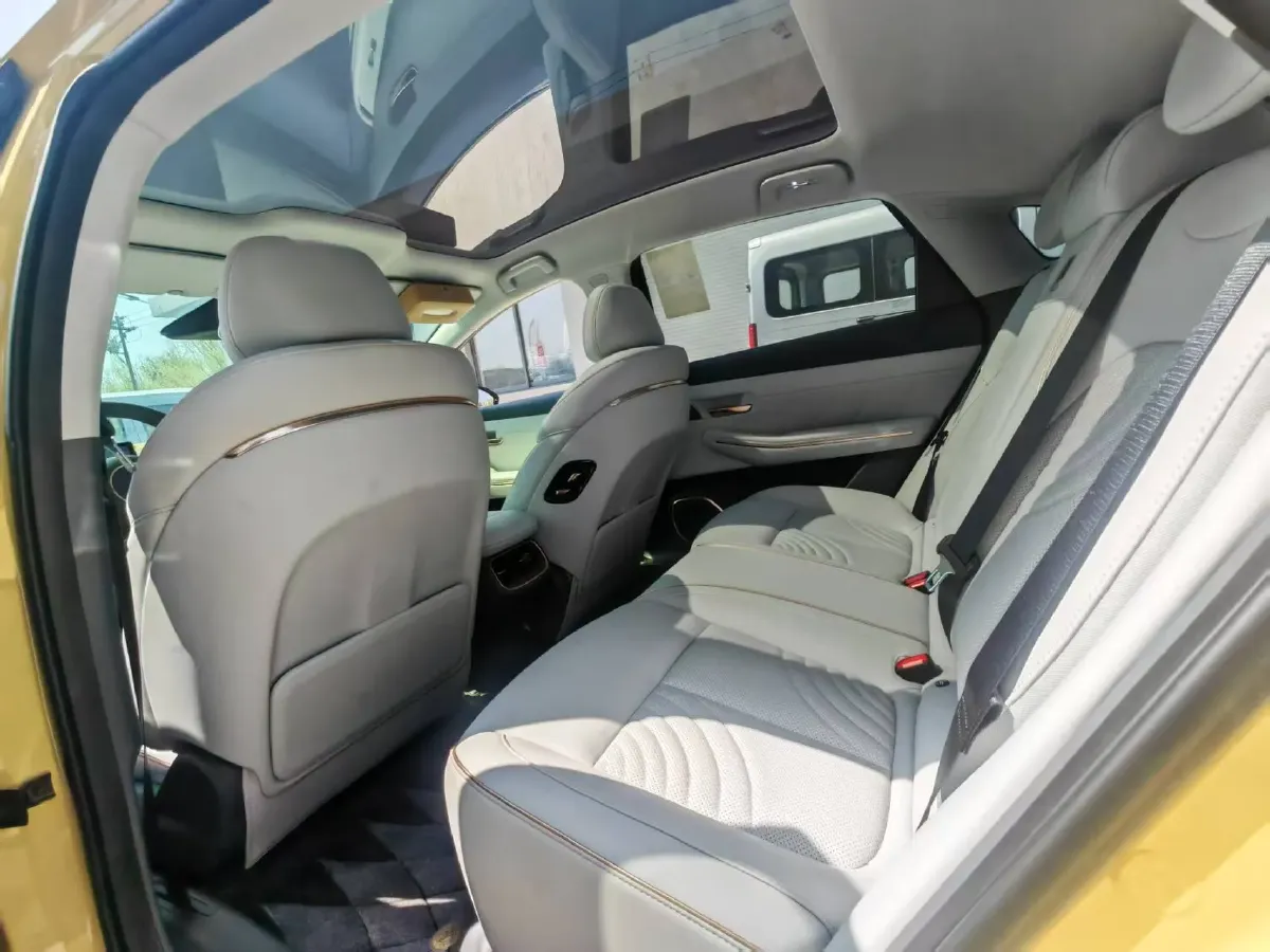 2025 BaoJun XiangJing 1.5T 143HP L4 1DHT PHEV,autocango,china used car exporter,china ev exporter,chinese used car exporter,chinese used ev exporter