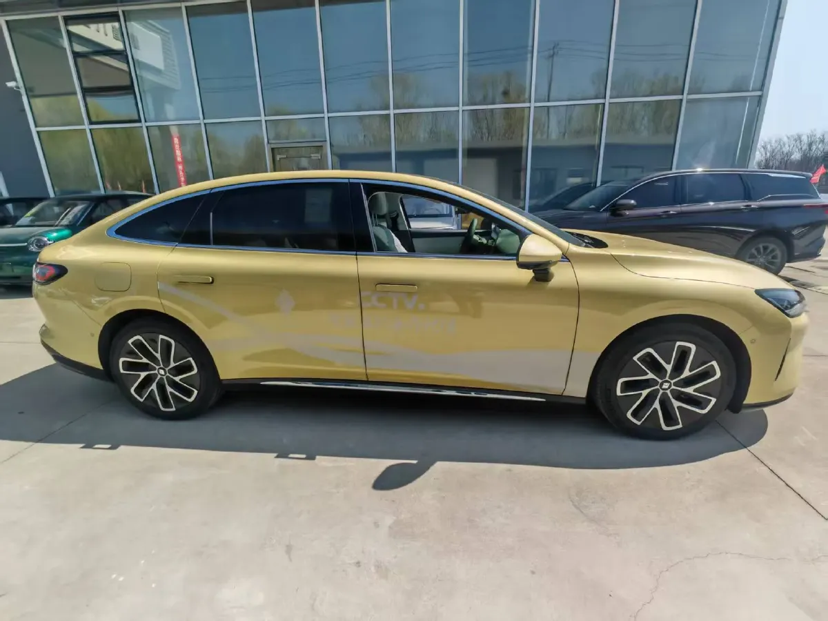 2025 BaoJun XiangJing 1.5T 143HP L4 1DHT PHEV,autocango,china used car exporter,china ev exporter,chinese used car exporter,chinese used ev exporter